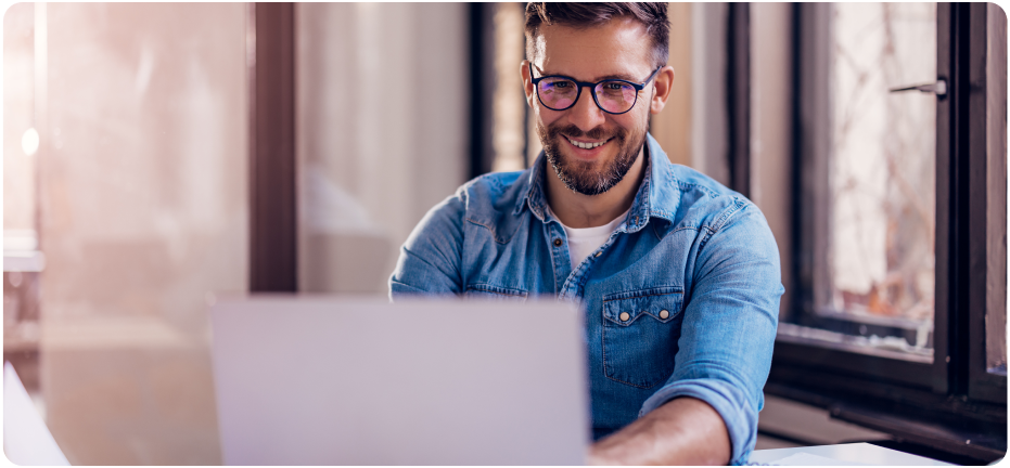 Aluno acessando cursos online